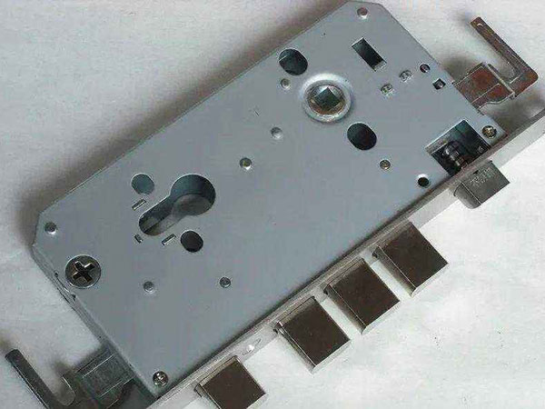 保定24小时上门开锁公司